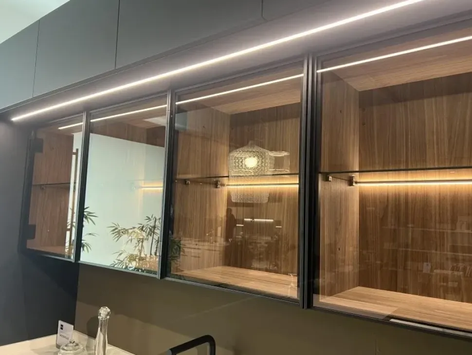 Cucina Stosa moderna con isola altri colori in laccata opaco Metropolis