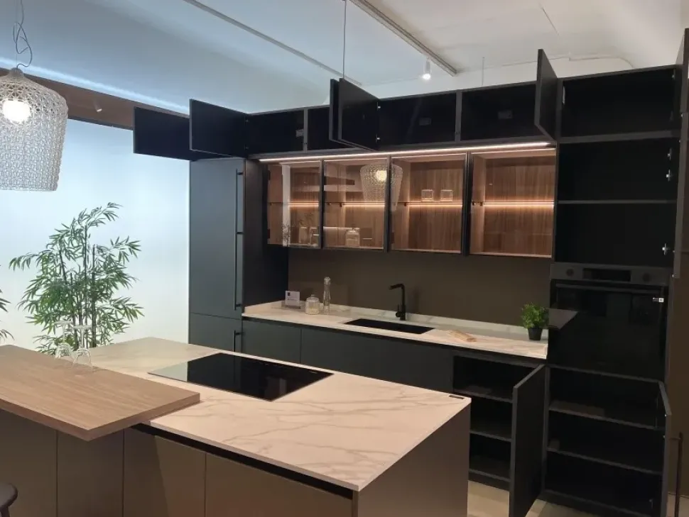 Cucina Stosa moderna con isola altri colori in laccata opaco Metropolis