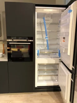 Cucina Stosa moderna lineare altri colori in laminato opaco Metropolis/alliant