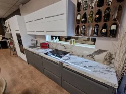 Cucina Tekna design bianca Arredo3 lineare scontata 39%