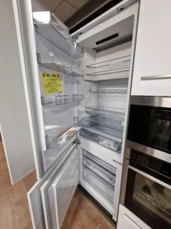 Cucina Tekna design bianca Arredo3 lineare scontata 39%