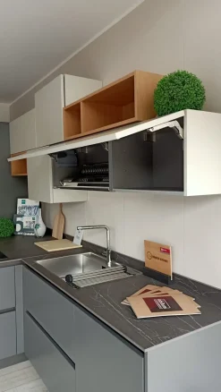 Cucina Time laccata opaco con penisola Arredo3 con un ribasso imperdibile