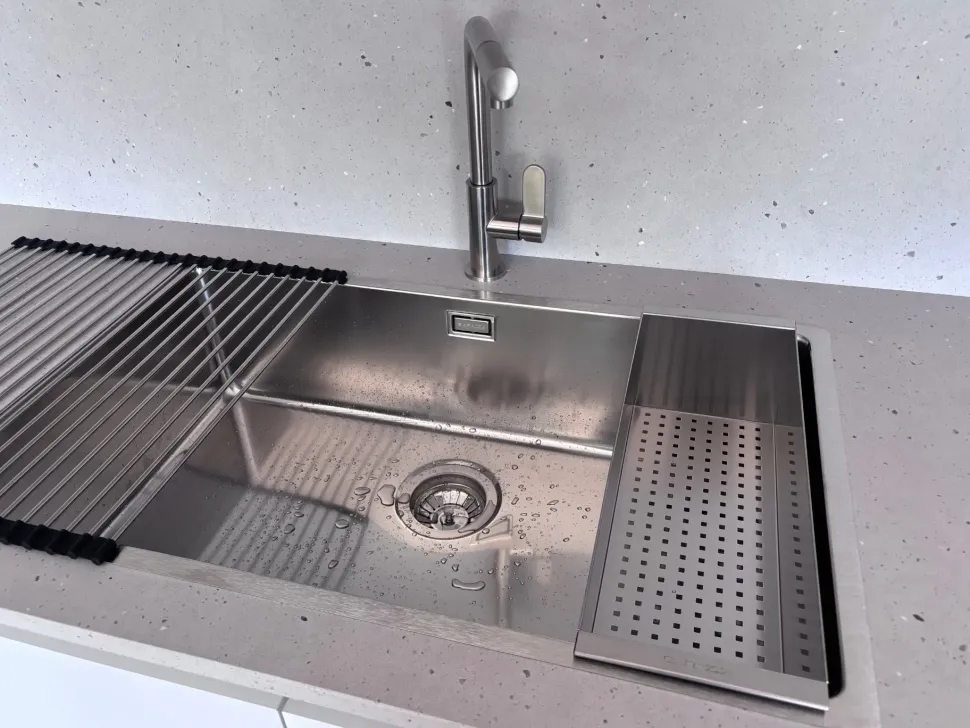 Cucina Time moderna bianca Gentili group con penisola scontata 40%