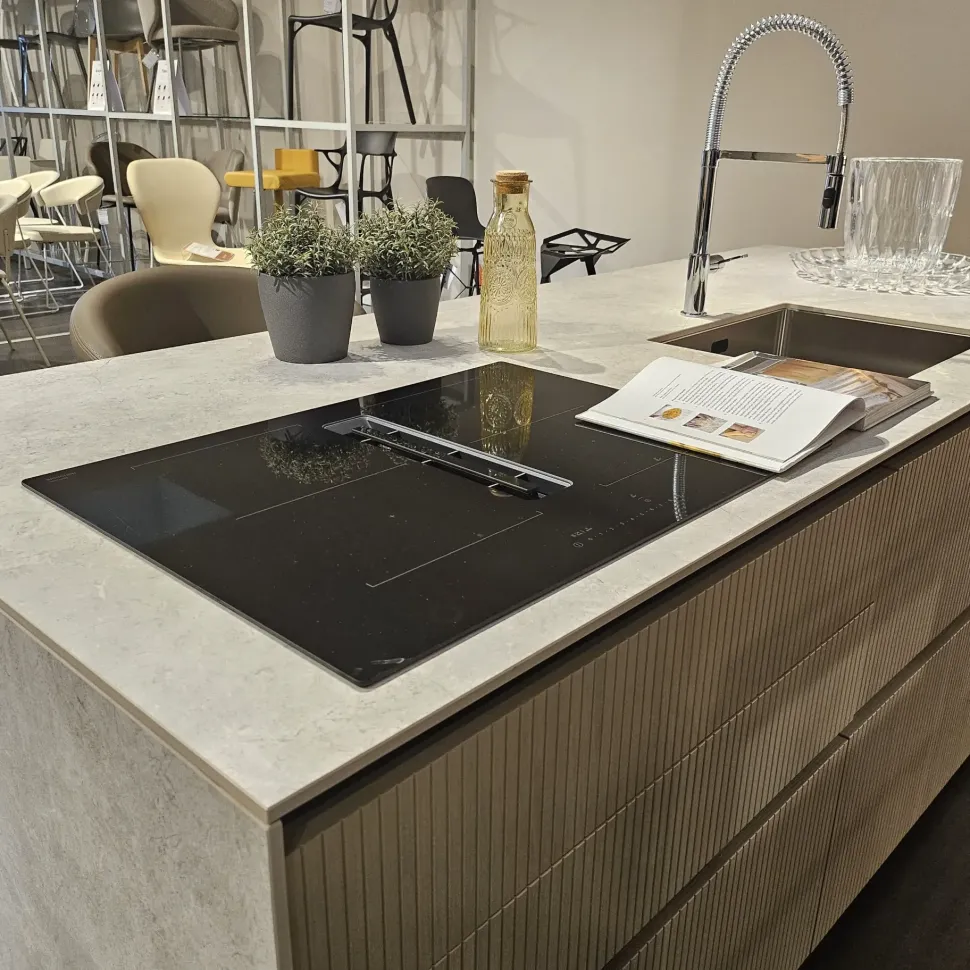 Cucina Time moderna grigia Arredo3 con isola scontata 30%