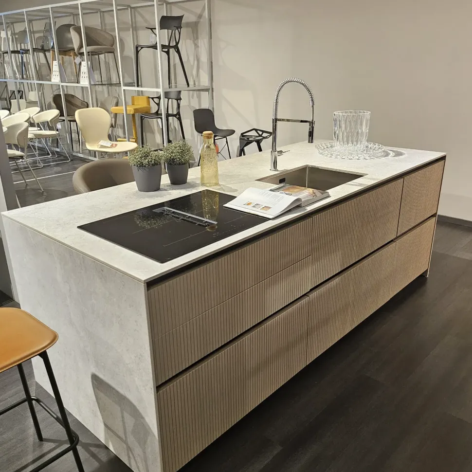 Cucina Time moderna grigia Arredo3 con isola scontata 30%
