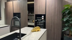 Cucina tortora design con isola Bluna Binova a soli 21900 Euro