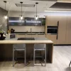 Cucina tortora design con penisola Tratto  Arredo3 scontata