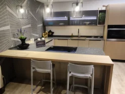 Cucina tortora design con penisola Tratto Arredo3 scontata