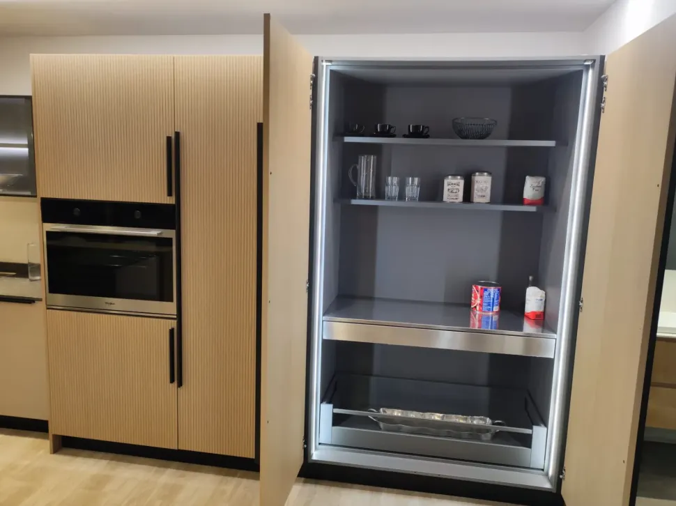 Cucina tortora design con penisola Tratto Arredo3 scontata