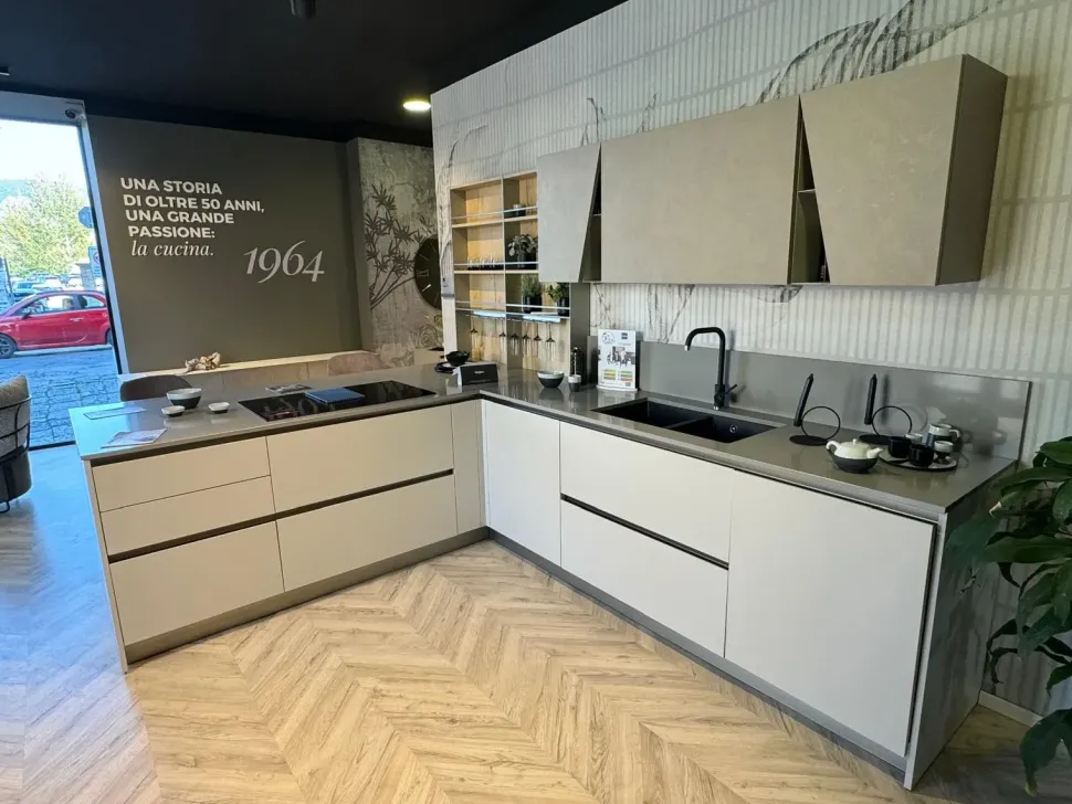 Cucina tortora moderna ad angolo Infinity Stosa scontata