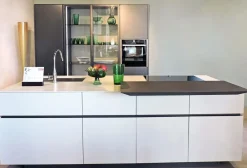 Cucina tortora moderna con isola Valdesign Logica 2.2 soho a soli 12006 Euro