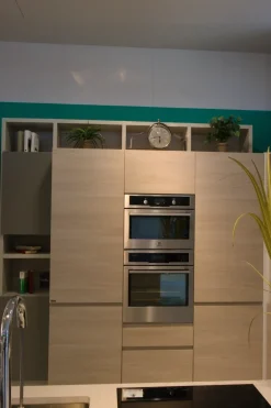 Cucina tortora moderna con penisola Motus Scavolini