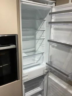 Cucina Veneta cucine design con isola altri colori in laccata opaco Lounge shell