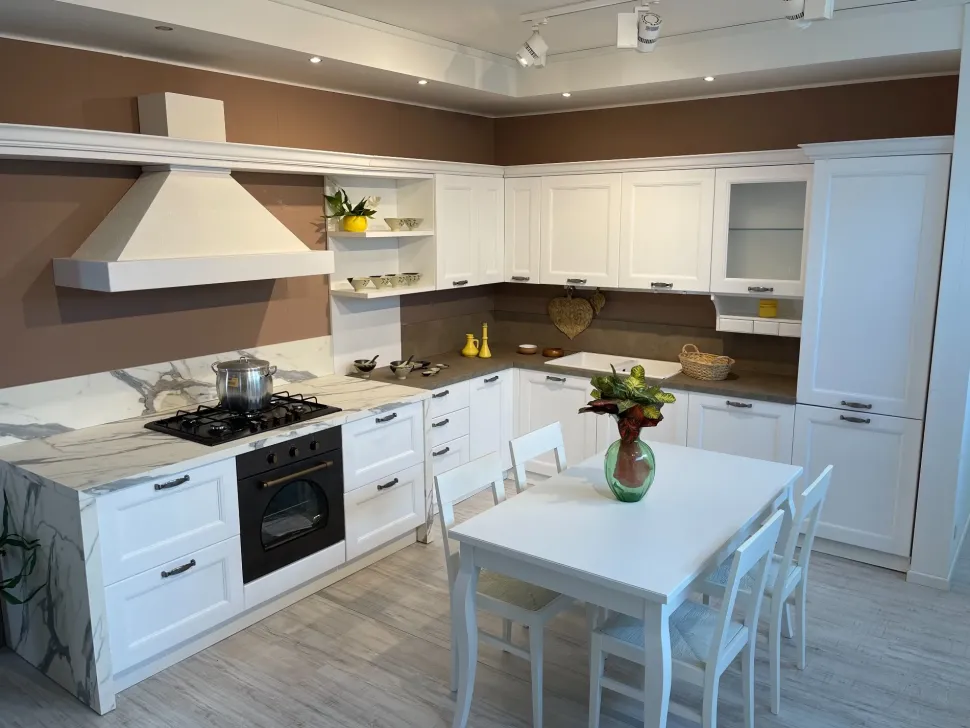 Cucina Venezia classica bianca ad angolo Forma 2000