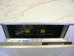 Cucina Vetro design bianca Arredo3 lineare scontata 38%