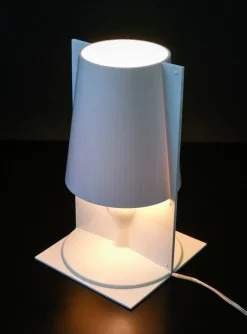 Da tavolo in altro Take Kartell a prezzo Outlet