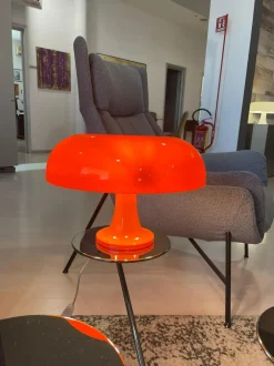 Da tavolo Nessino Artemide in Offerta Outlet