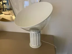 Da tavolo Taccia small Flos a prezzo Outlet