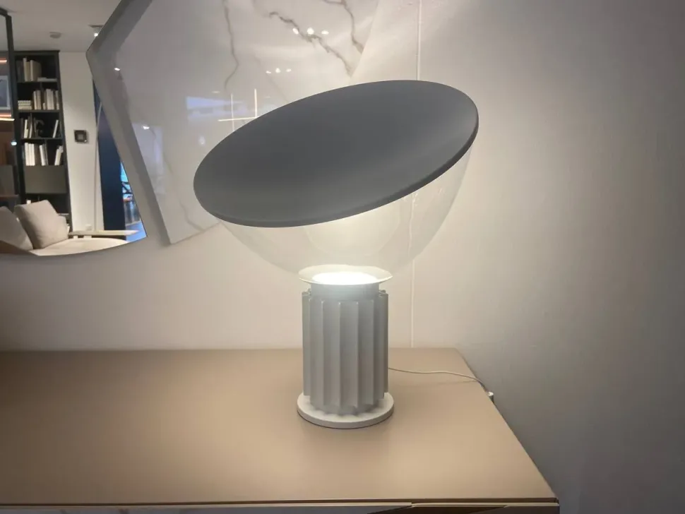 Da tavolo Taccia small Flos a prezzo Outlet