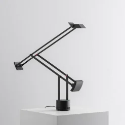 Da tavolo Tizio Artemide a prezzo scontato