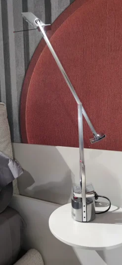 Da tavolo Tizio micro alluminio Artemide in Offerta Outlet