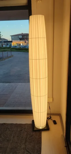 Da terra Colonna floor 190 Dcw a prezzo scontato