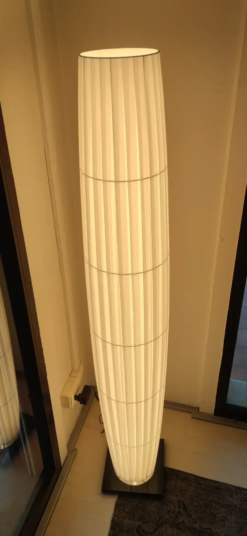 Da terra Colonna floor 190 Dcw a prezzo scontato