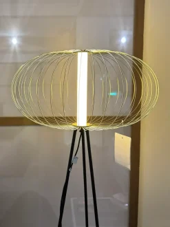 Da terra in metallo Mizar Stones a prezzo Outlet