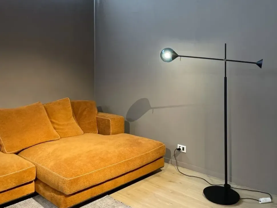 Da terra stile Design Kendama Giorgetti a prezzi outlet