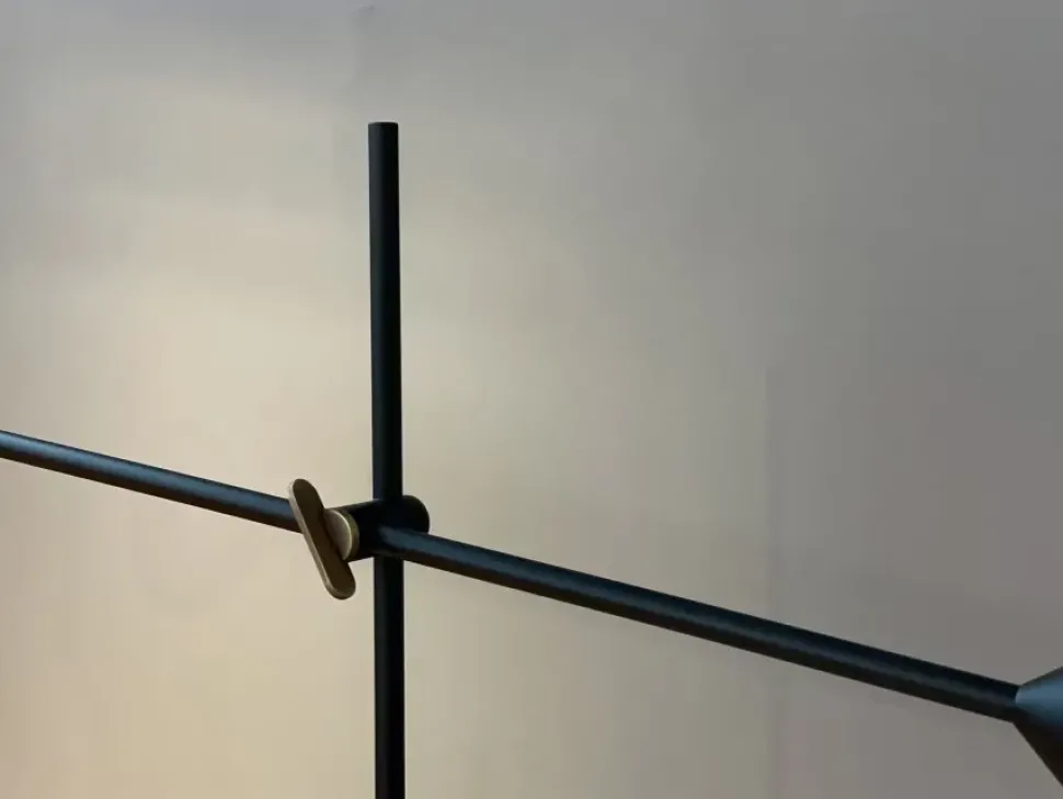 Da terra stile Design Kendama Giorgetti a prezzi outlet