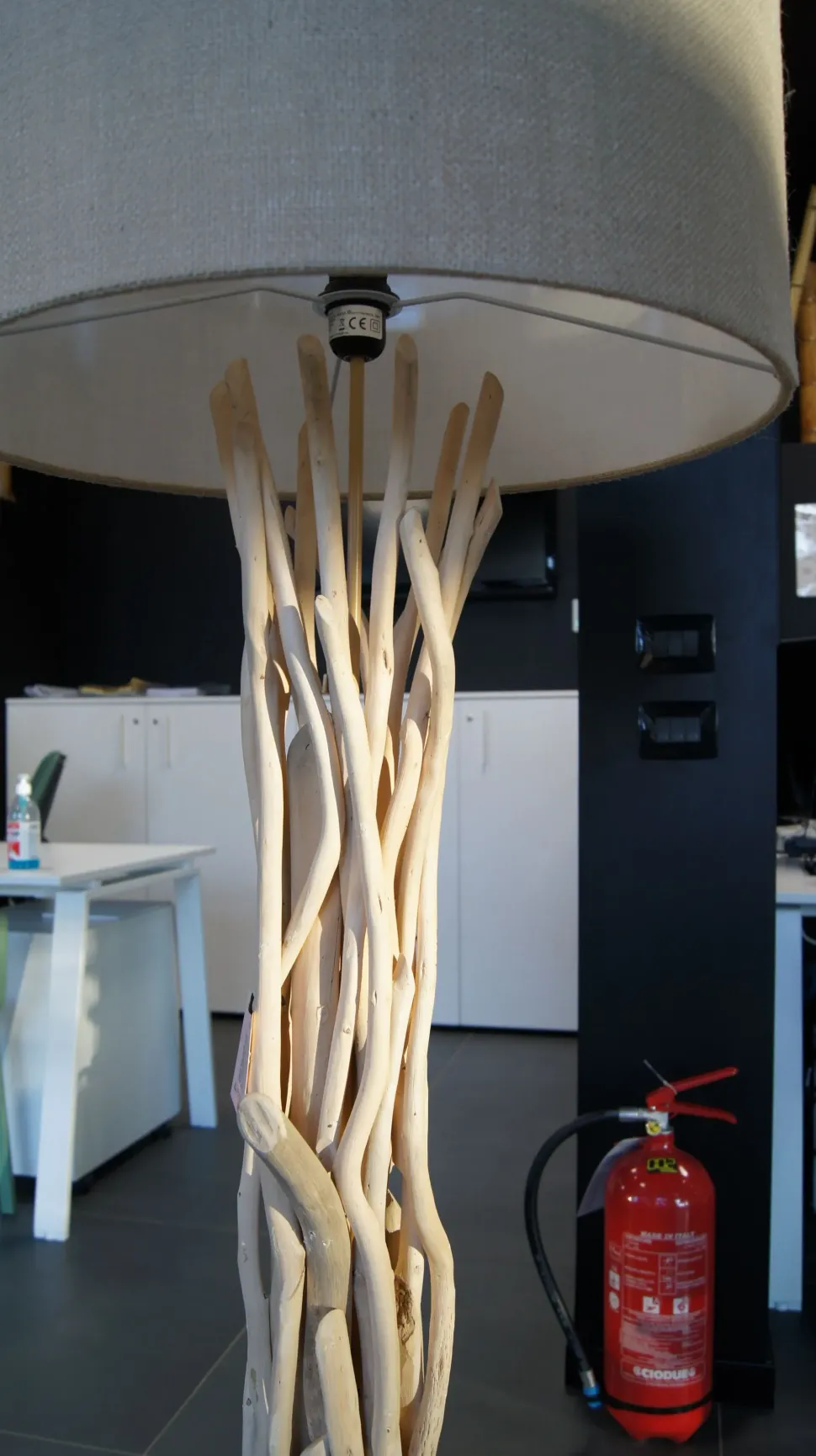 Da terra stile Etnico Lampada a piantana drift wood Ideal lux in saldo