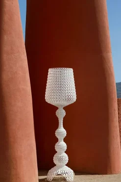 Da terra stile Moderna Kabuki lampada da terra bianca Kartell in offerta outlet