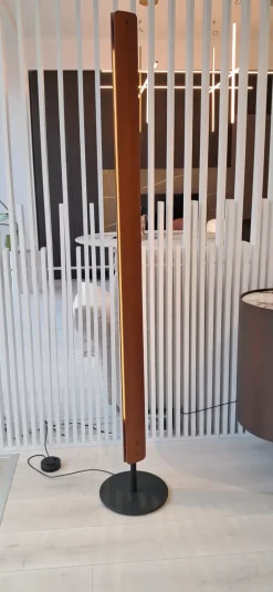 Da terra stile Moderna Seki han floor Flos in saldo