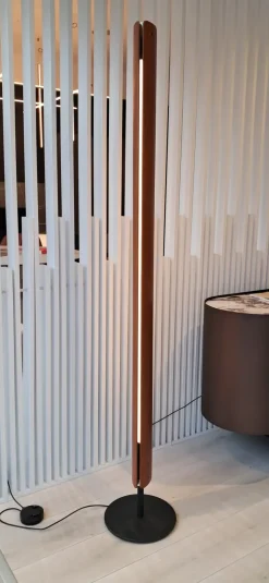 Da terra stile Moderna Seki han floor Flos in saldo