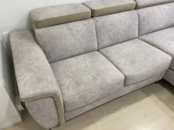 Divani letto con penisola Sasha di Collezione esclusiva a prezzo ribassato