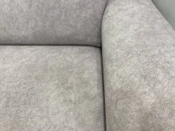 Divani letto con penisola Sasha di Collezione esclusiva a prezzo ribassato