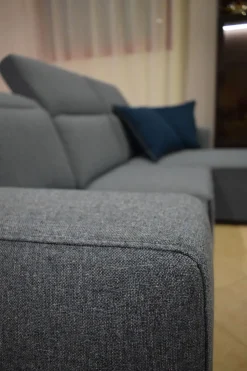 Divani letto con penisola modello Hill di Collezione esclusiva in offerta