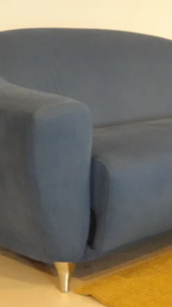 Divani modello Oriente in microfibra blu scontati del -50%