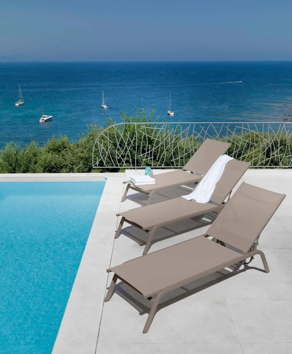 Divani per l'esterno Talenti: modello Steep in Offerta Outlet