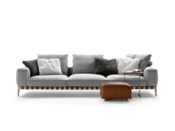 Divano a 4 posti modello Gregory di Flexform a prezzo riservato