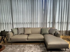 Divano a 3 posti modello Happy jack di Poltrona frau a prezzo riservato