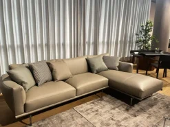 Divano a 3 posti modello Happy jack di Poltrona frau a prezzo riservato