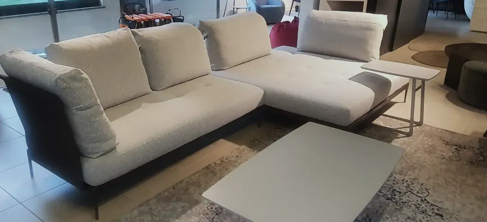 Divano Ada di Ditre italia in stile design a prezzo Outlet