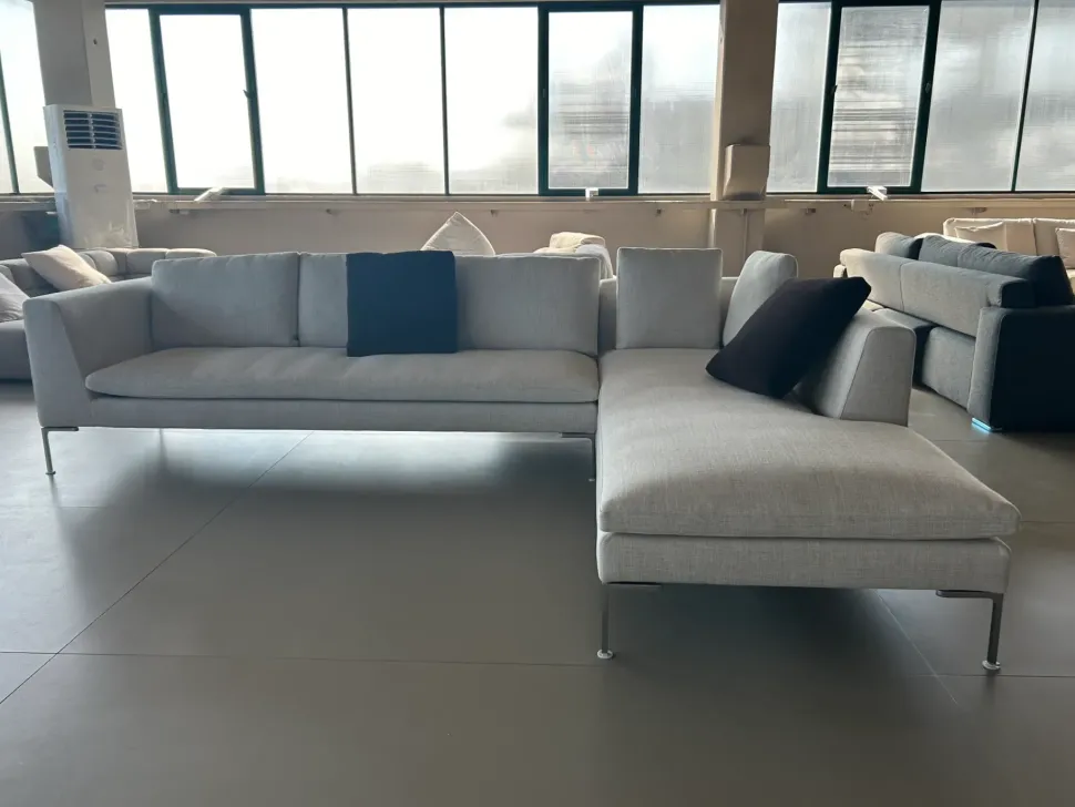 Divano Angolare Charles di B&b italia a prezzo ribassato