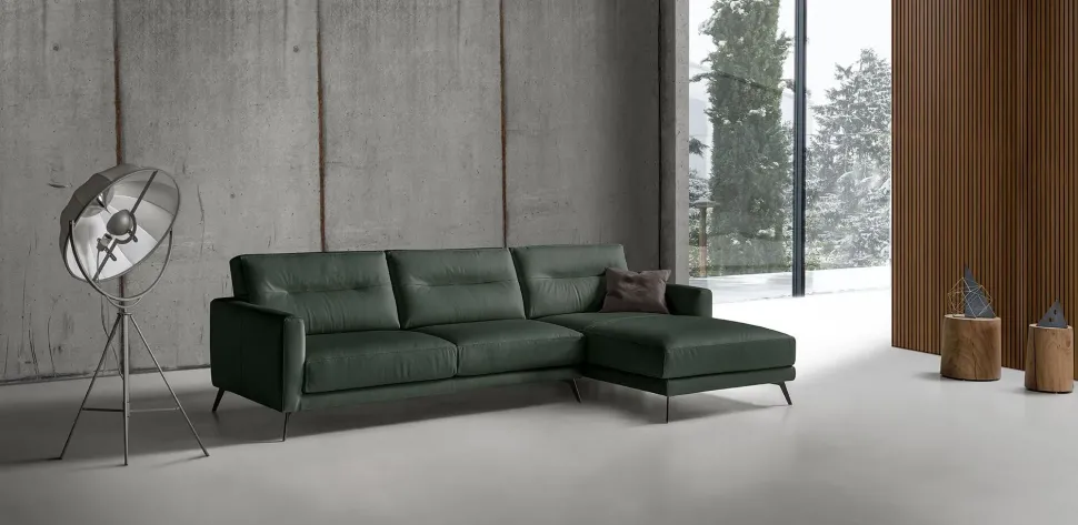 Divano Angolare Divano mod.gost con penisola-angolare rivestito in pelle fiore in promo-sconto del 50% Excò in Offerta Outlet a 3590 Euro