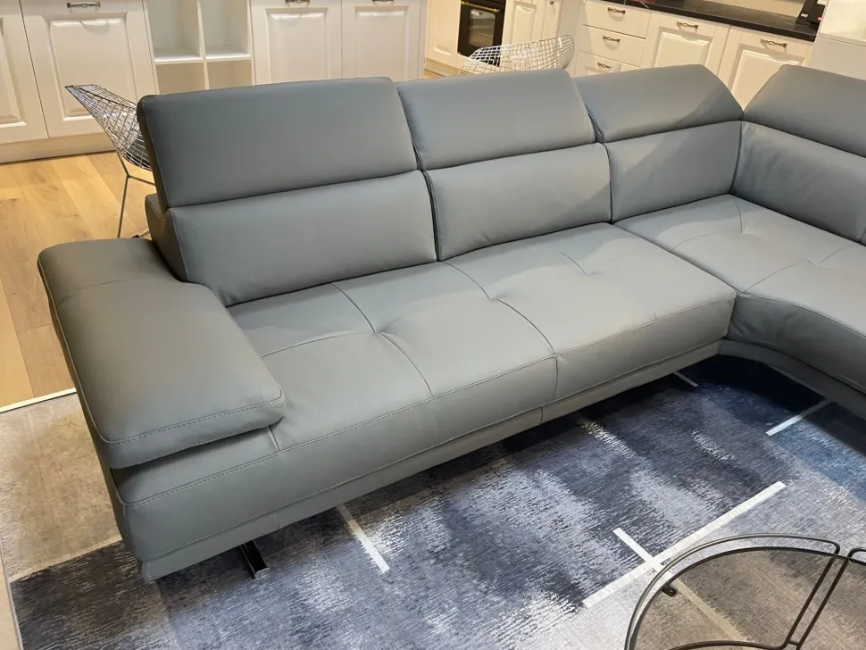 Divano angolare modello Mauritius di Calia con forte sconto