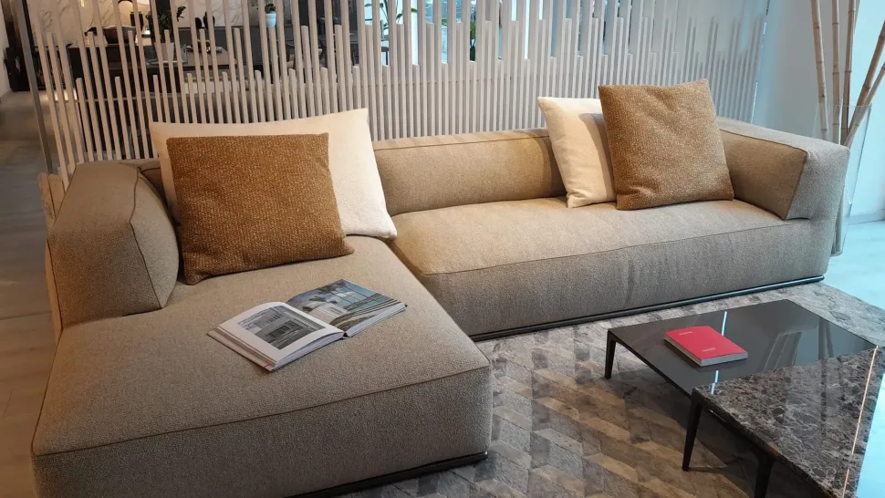 Divano Angolare modello Perry di Flexform con forte sconto