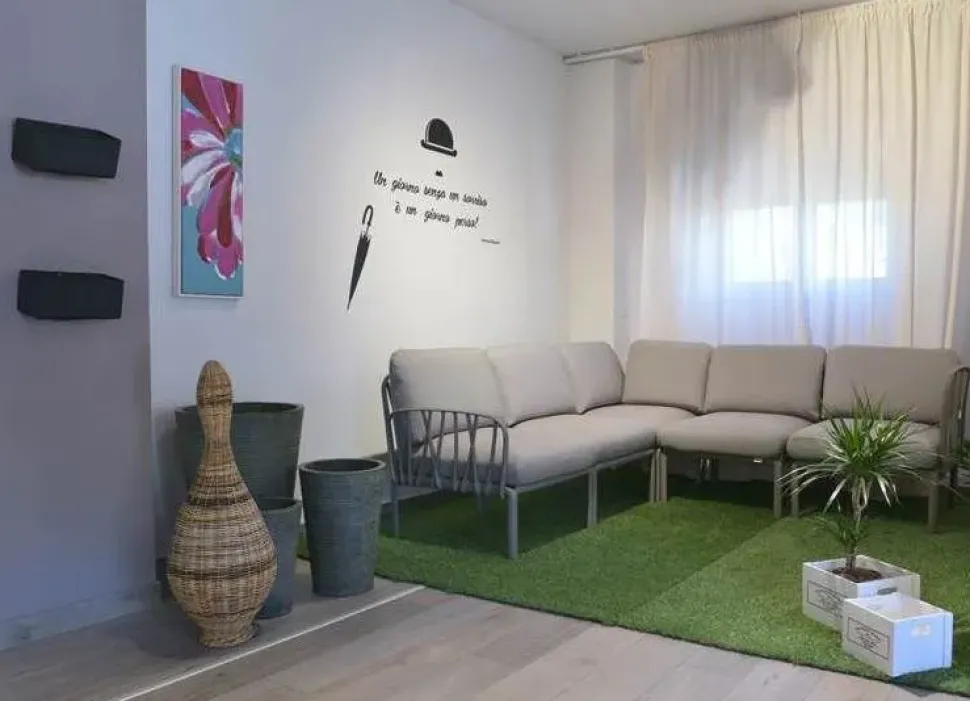 Divano angolare Nardi in tessuto poliuretano a prezzo Outlet!