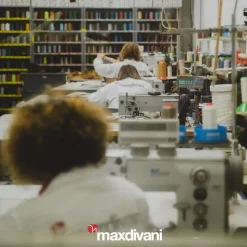 Divano angolare pelle in poliuretano Max divani a prezzo Outlet