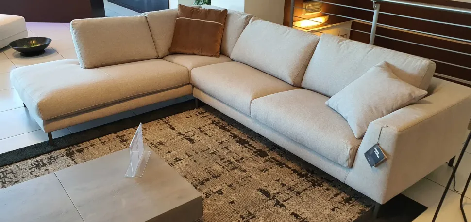 Divano angolare tessuto in misto piuma Ditre italia a prezzo scontato